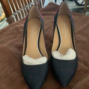 Denim rose embroidered pumps size 8